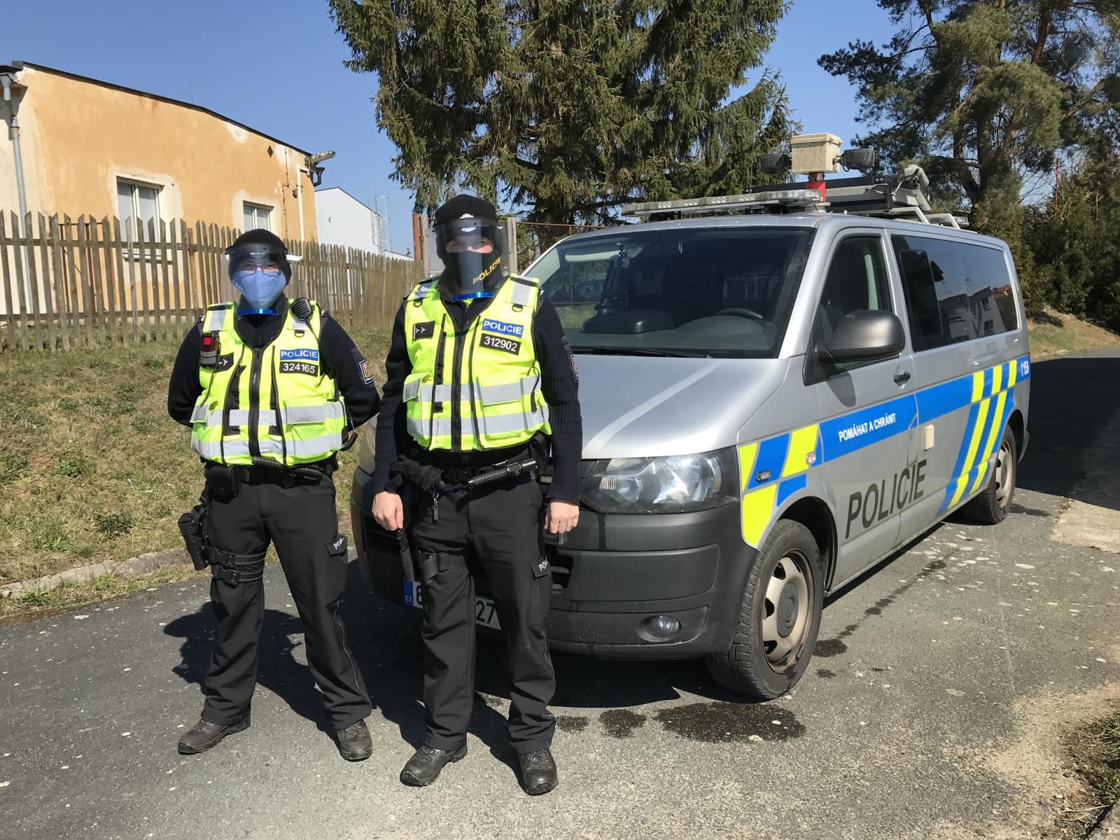 Štíty pro domažlické dopravní policisty