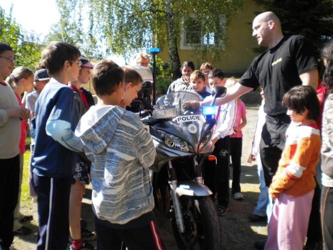 Stříbro - ZŠ Revoluční - ukázka motocyklu