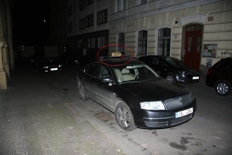 Superb označení taxi na příčníku