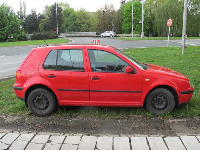Těhotná řidička bourala - foto č. 1