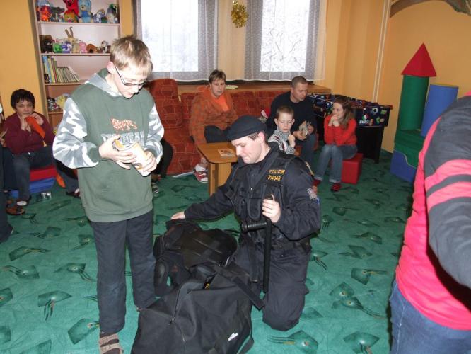 Ukázka policejní výstroje
