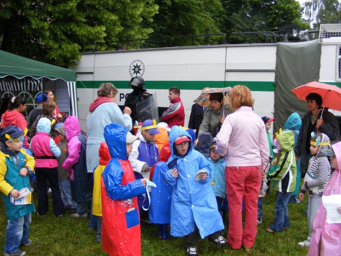 Ukázka výstroje a výzbroje pořádkové jednotky policie