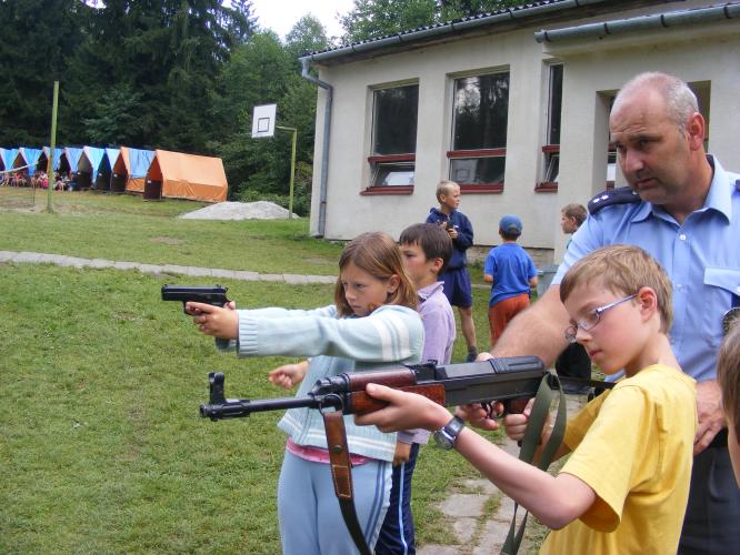 Ukázky práce jindřichohradecké policie  na LDT Osika .jpg