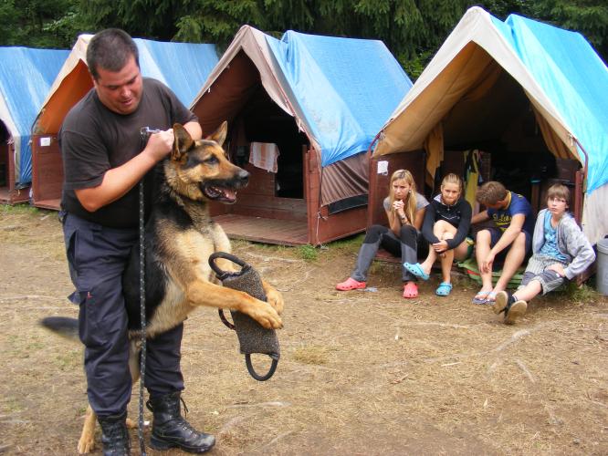 Ukázky práce jindřichohradecké policie  na LDT Osika .jpg