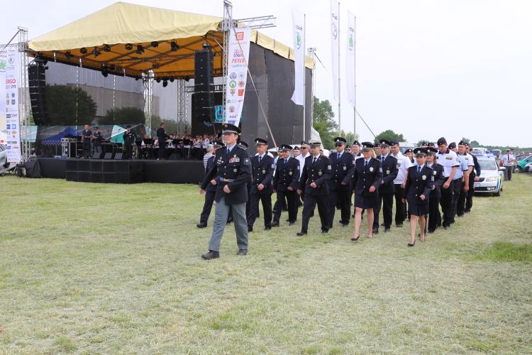 VIII. DEN S  POLICIÍ (1)