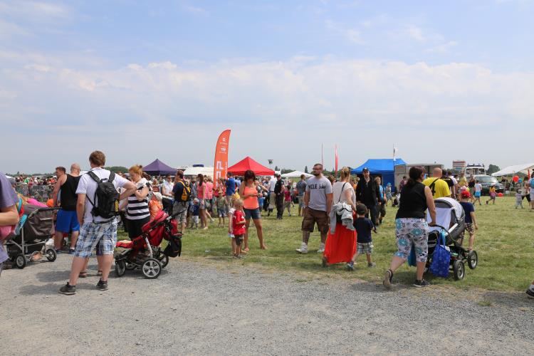 VIII. DEN S  POLICIÍ (14)