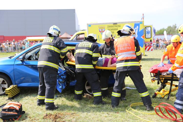 VIII. DEN S  POLICIÍ (18)