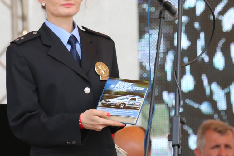 VIII. DEN S  POLICIÍ (20)