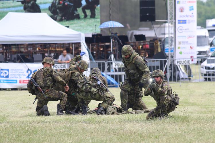 VIII. DEN S  POLICIÍ (21)