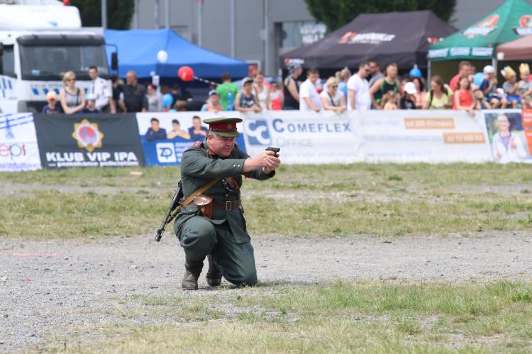 VIII. DEN S  POLICIÍ (23)