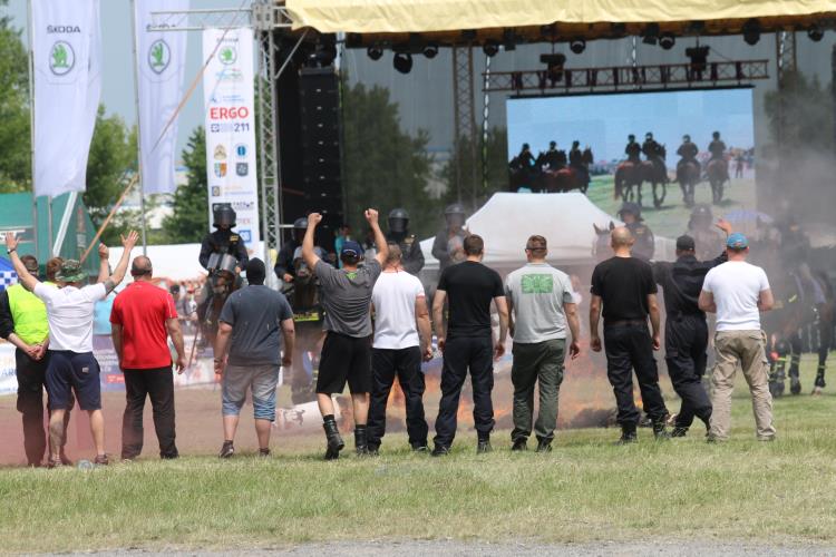 VIII. DEN S  POLICIÍ (26)