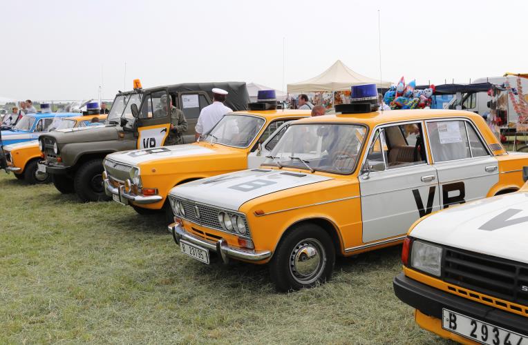 VIII. DEN S  POLICIÍ (35)