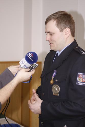 Voda byla skutečně ledová