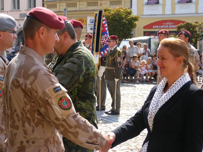 Vojáci převzali ocenění i medaile.JPG