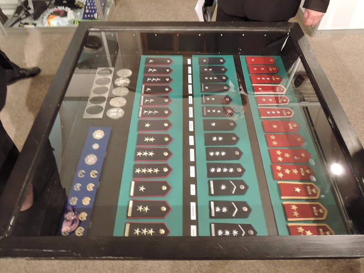 Výstava stejnokrojů