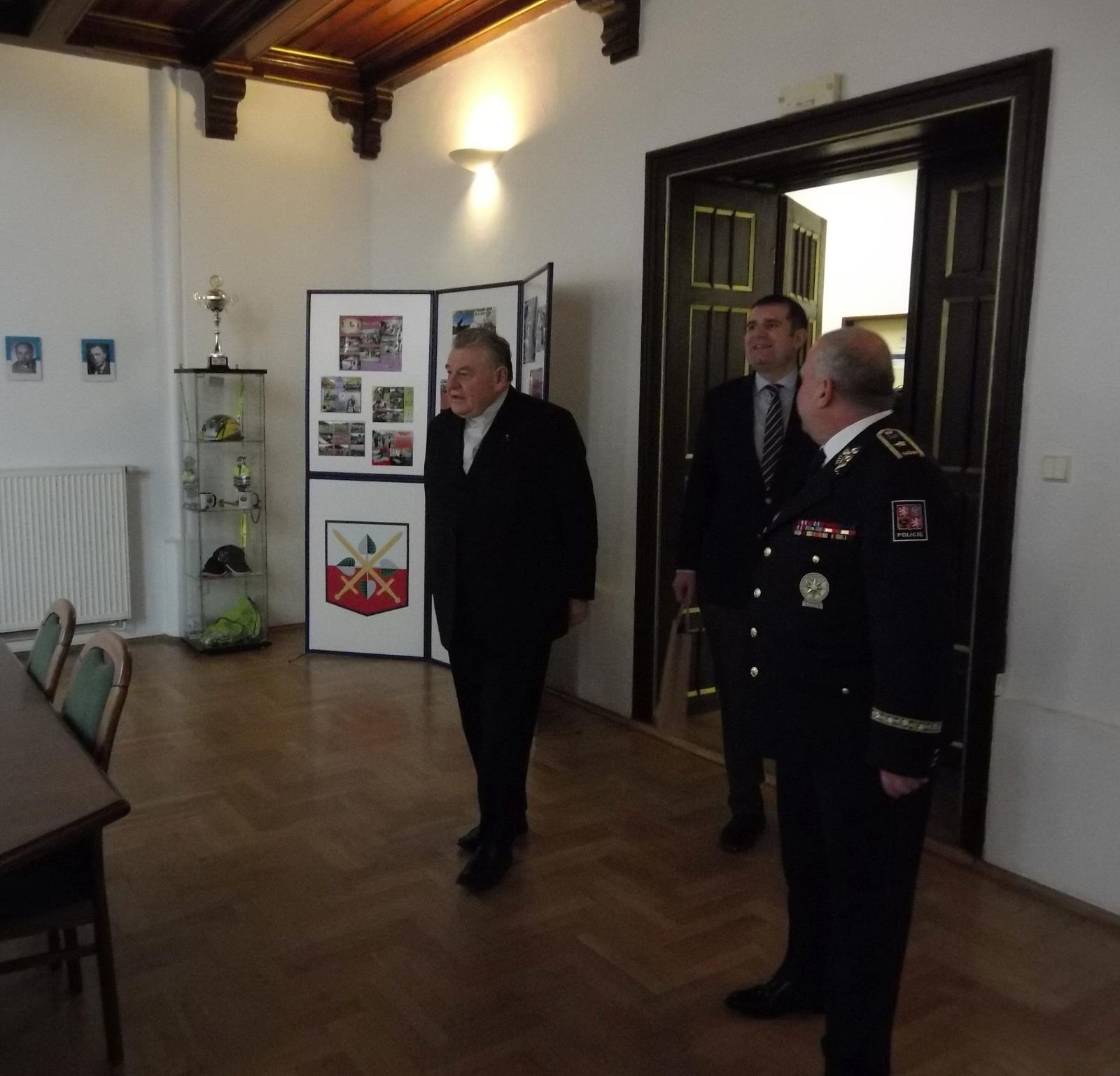 Vzácná návštěva Dominik kardinál Duka III.jpg