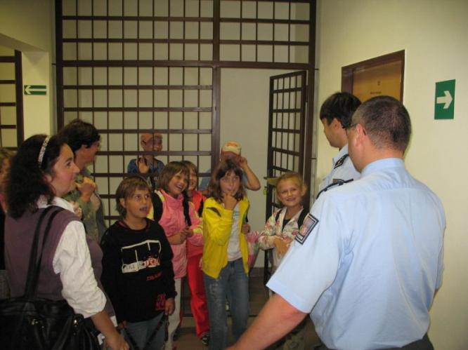 prohlídka policejního oddělení