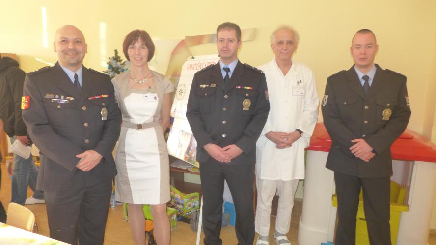 Z předání darů (18).JPG