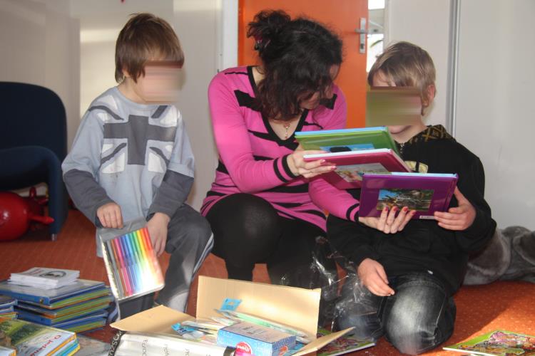 Z předání darů (7).JPG
