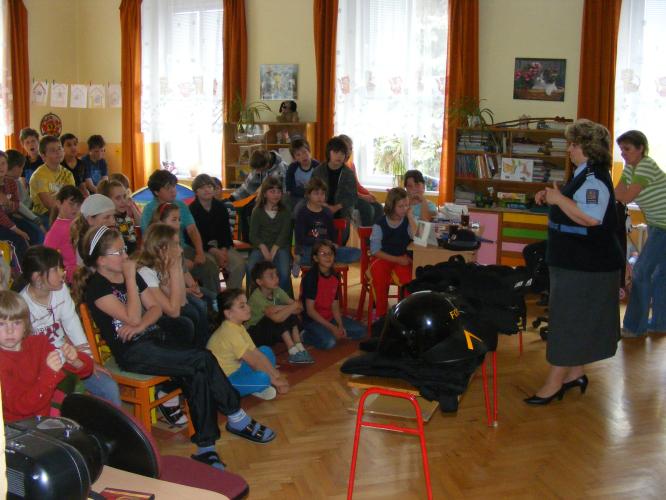 ZŠ Kačice - beseda "činnost PČR"