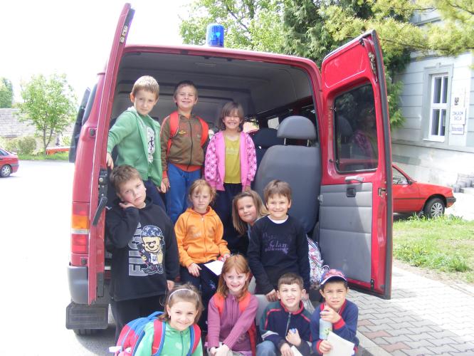 ZŠ Kačice- ukázka služebního vozidla