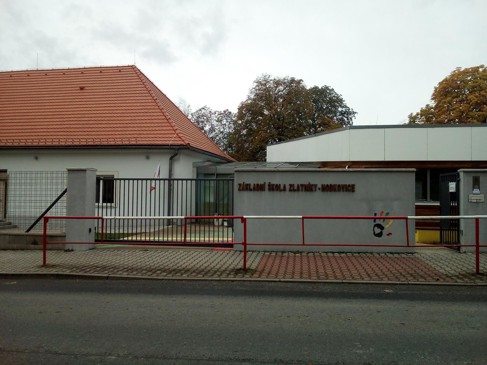 ZŠ Zlatníky-Hodkovice