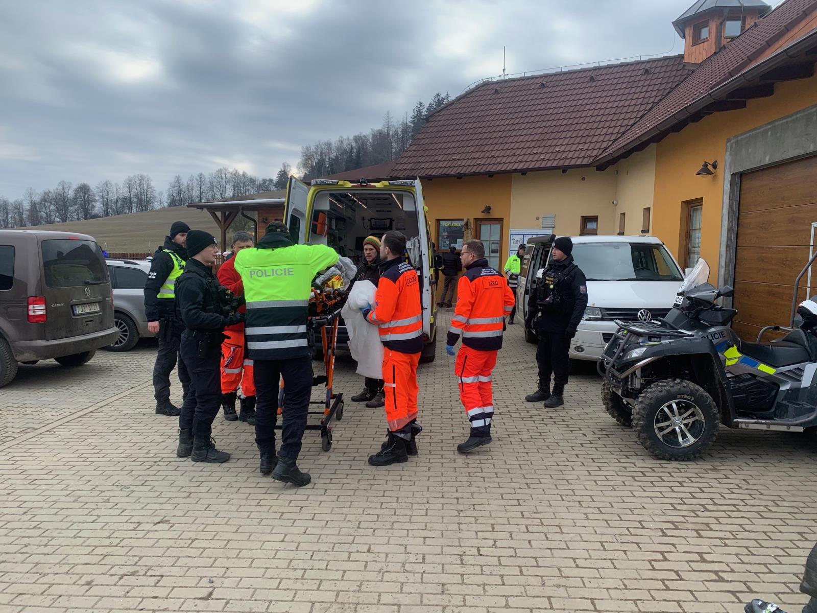 ZZS, asistence PČR.jpg