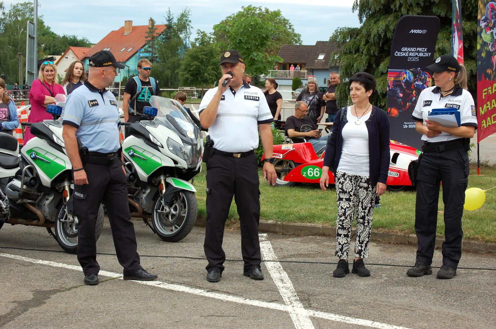 Zahájení NV, vedení ÚO PČR Blansko, starostka Jedovnice.jpg