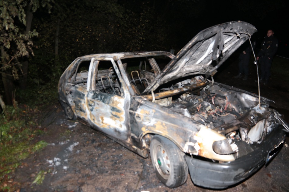Zapálené auto.jpg