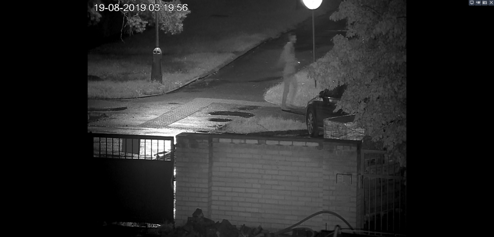 Zapálené kontejnery