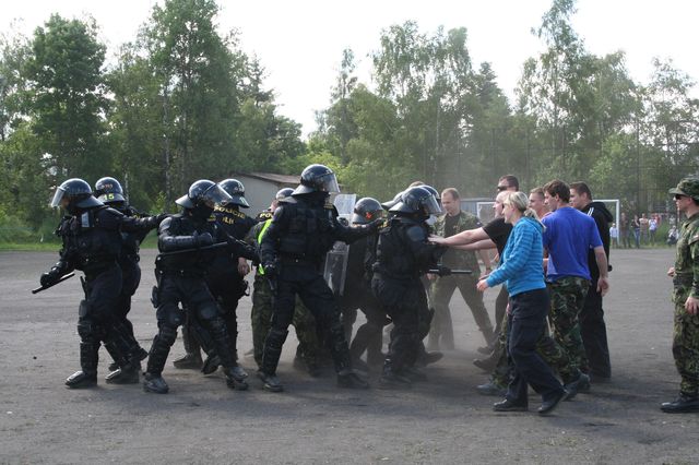 Zásah proti demonstrantům.jpg
