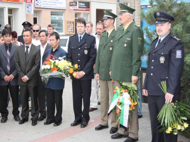 Zástupci Saské policie a vietnamské komunity.JPG