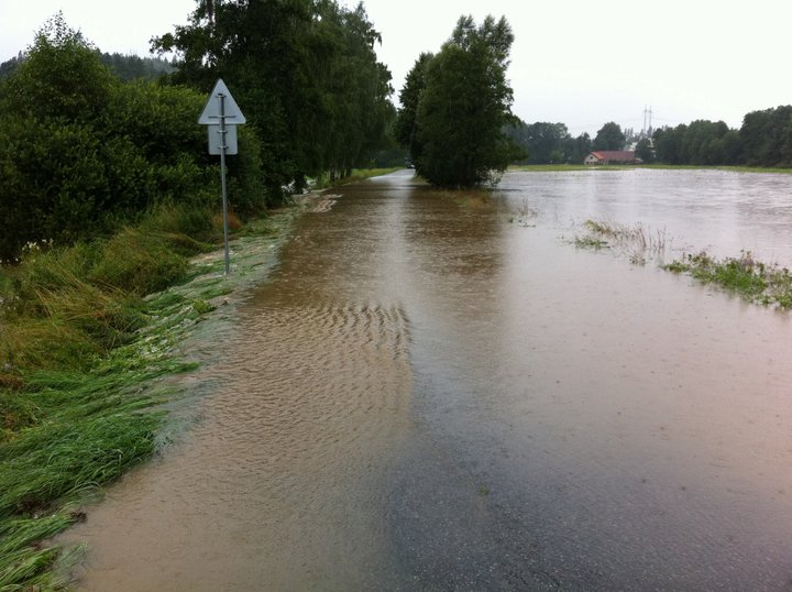 Zatopená silnice u Lična