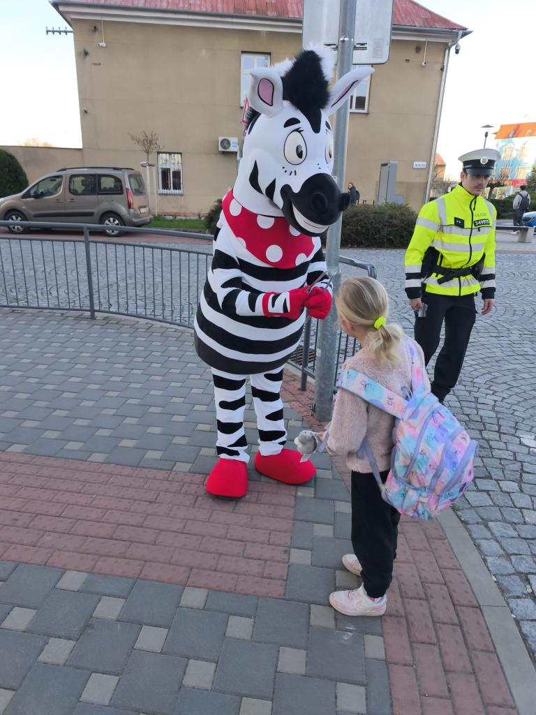 Zebra se za tebe nerozhlédne