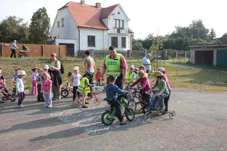 Zebra se za tebe nerozhlédne