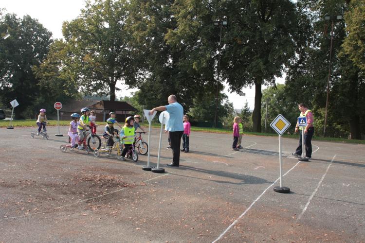 Zebra se za tebe nerozhlédne