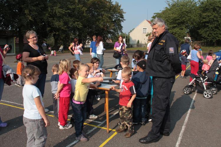 Zebra  se za tebe nerozhlédne