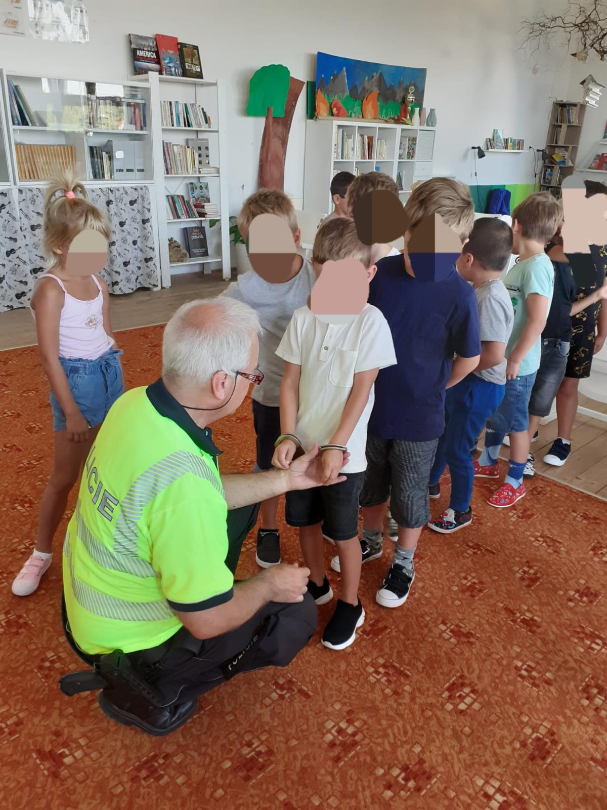 Zebra se za tebe nerozhlédne (2).jpg