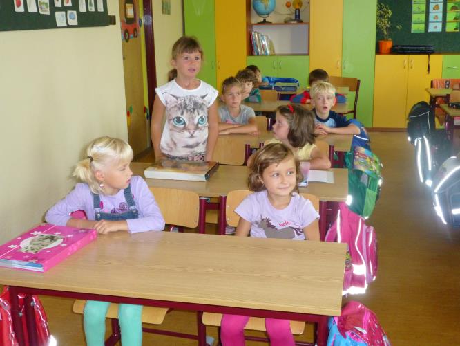 Zebra se za tebe nerozhlédne  v J.Hradci - 3.základní škola - beseda s prvňáčky.JPG
