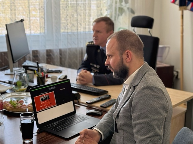 Zleva: Ředitel ÚDV SKPV plk. Dalimil Sypták a náměstek ředitele plk. Jan Trnečka