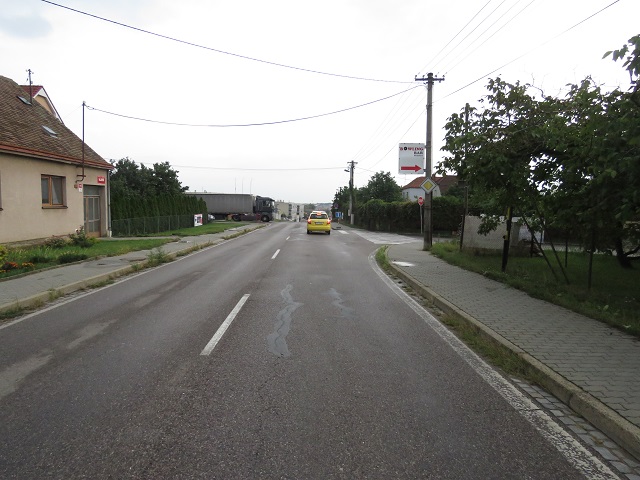 Znojmo - Přímětice, ulice Hlavní (1)