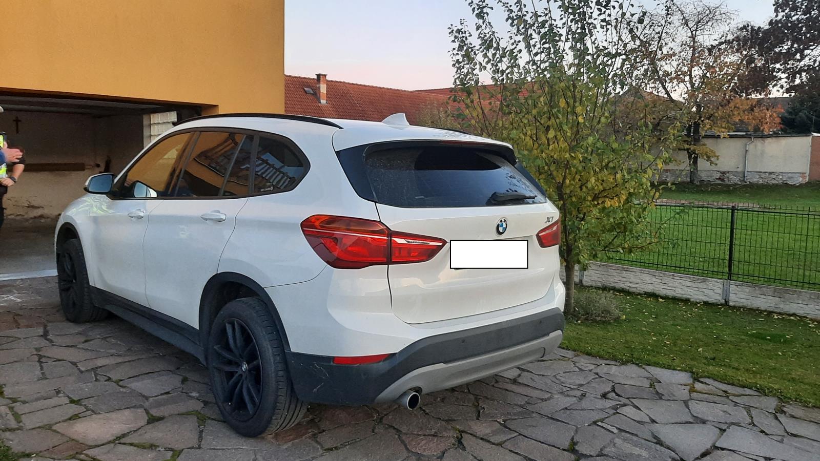 Zúčastněné vozidlo BMW.jpg