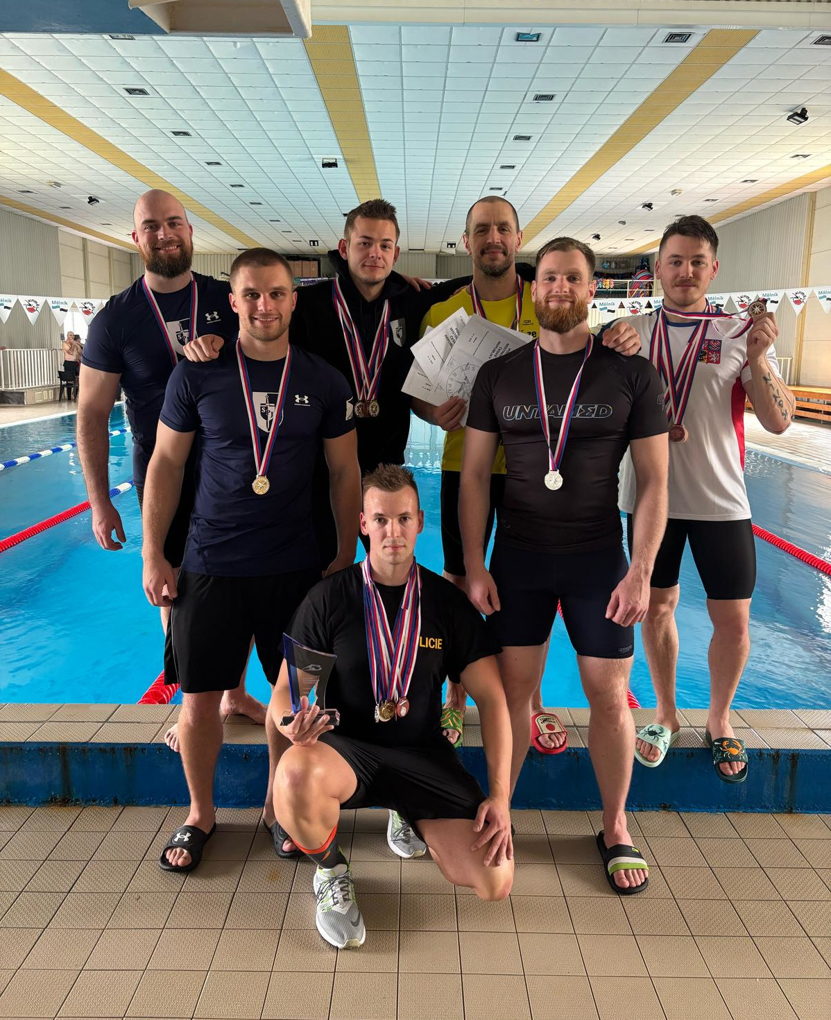 _plavci_celý tým1.jpg