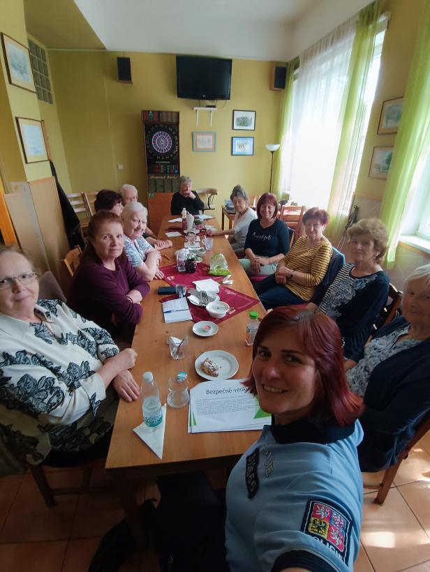 beseda se seniorkami ve Svárově