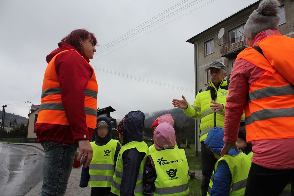 bezpečné přecházení silnice