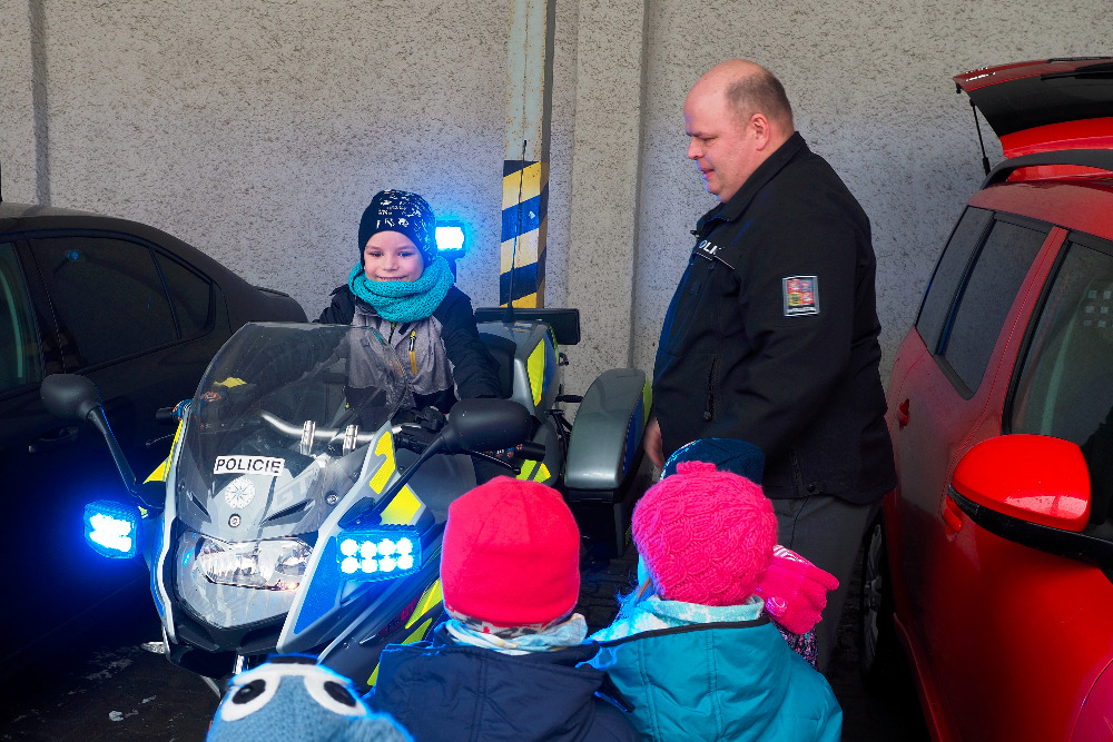 čtení Policejních pohádek