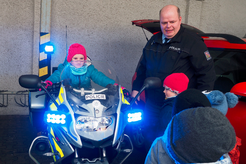 čtení Policejních pohádek