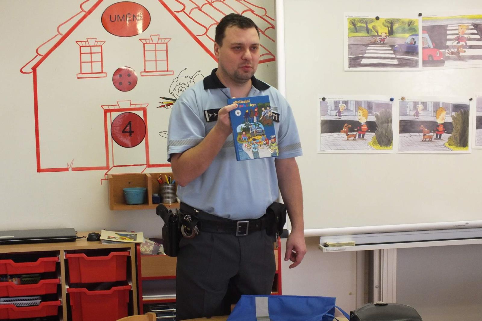 čtení Policejních pohádek 1