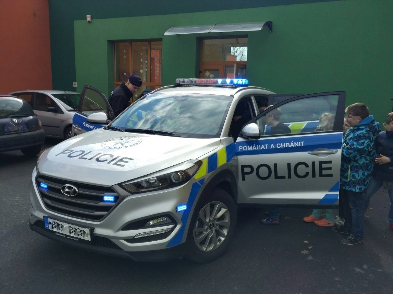 čtení Policejních pohádek 4