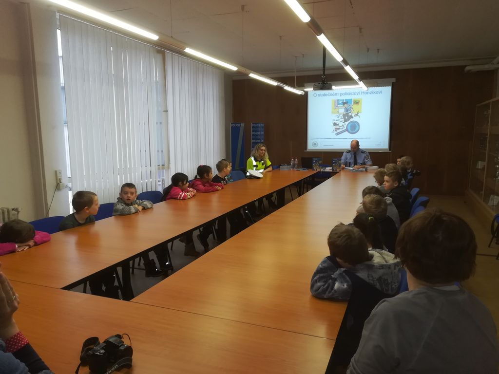 čtení policejních pohádek